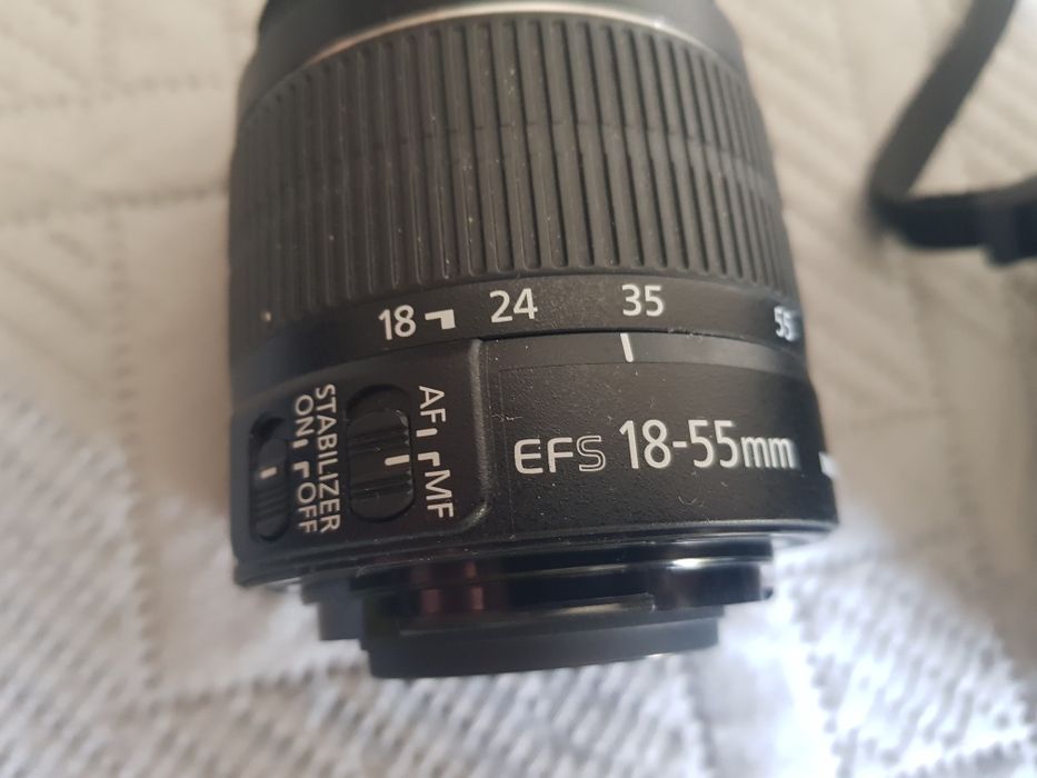 Máquina fotográfica Canon 1200D