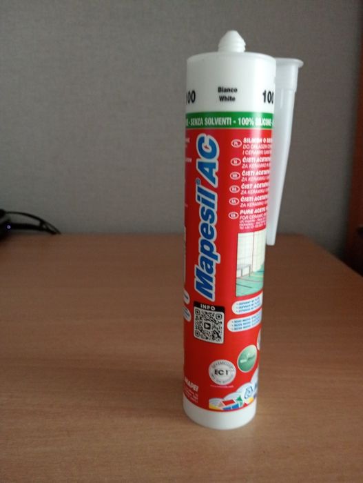 Силіконовий герметик білого кольору