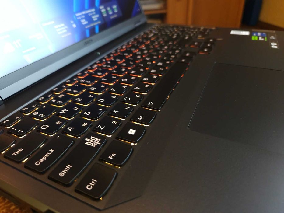 Lenovo Legion Pro 5 16IRX8  13700HX/4070/32GB/2TB/240Hz