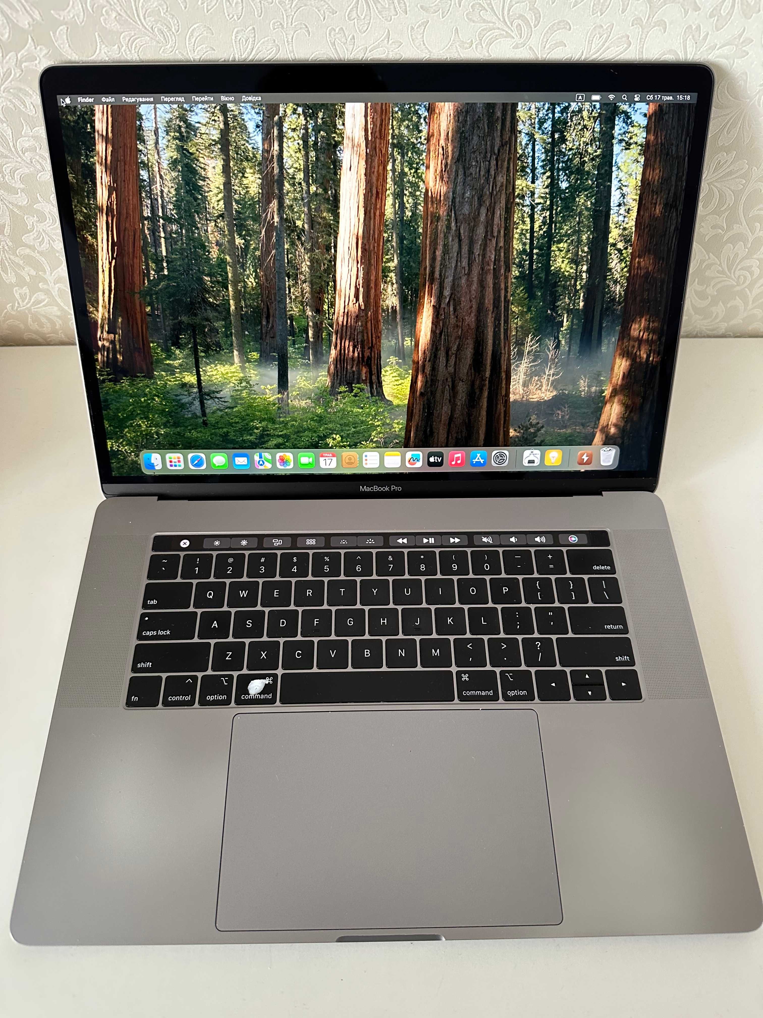 Apple MacBook Pro 2018 A1990 15" i7 Radeon Pro 560X 4GB / 16GB/512GB