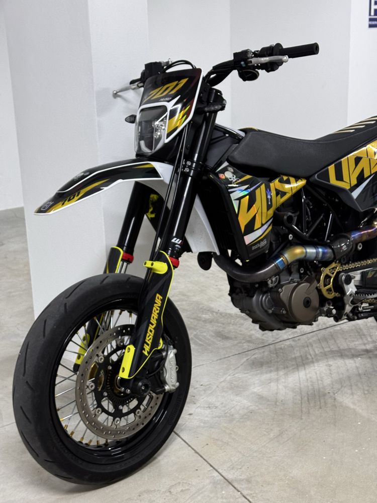 Husqvarna 701 SUPERMOTO