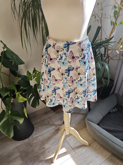 Spódnica motylki biała rozkloszowana niebieskie motyle butterfly skate