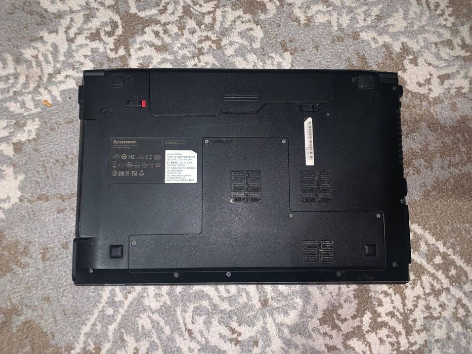 б/у ноутбук марки Lenovo, модель В570е