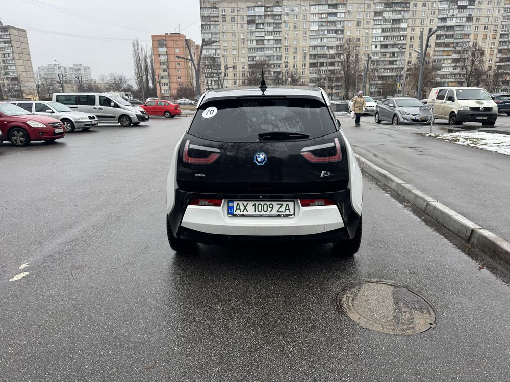 BMW I3 2015, отличное состояние, быстрая зарядка, комплектация