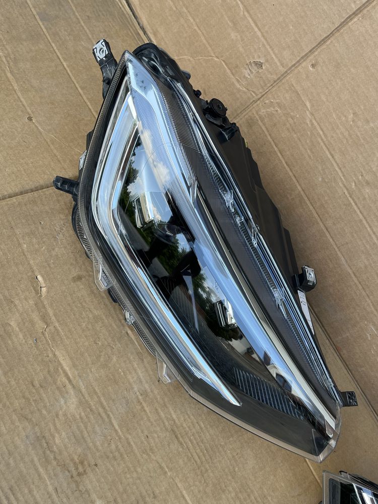 Lampa reflektor vw taigo r line 2023r przód prawa lewa led