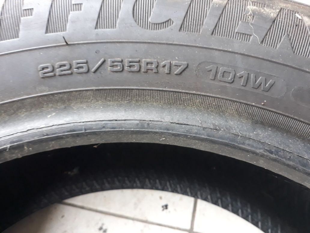 Opona letnia 225/55r17 GOODYEAR 2018r 5mm