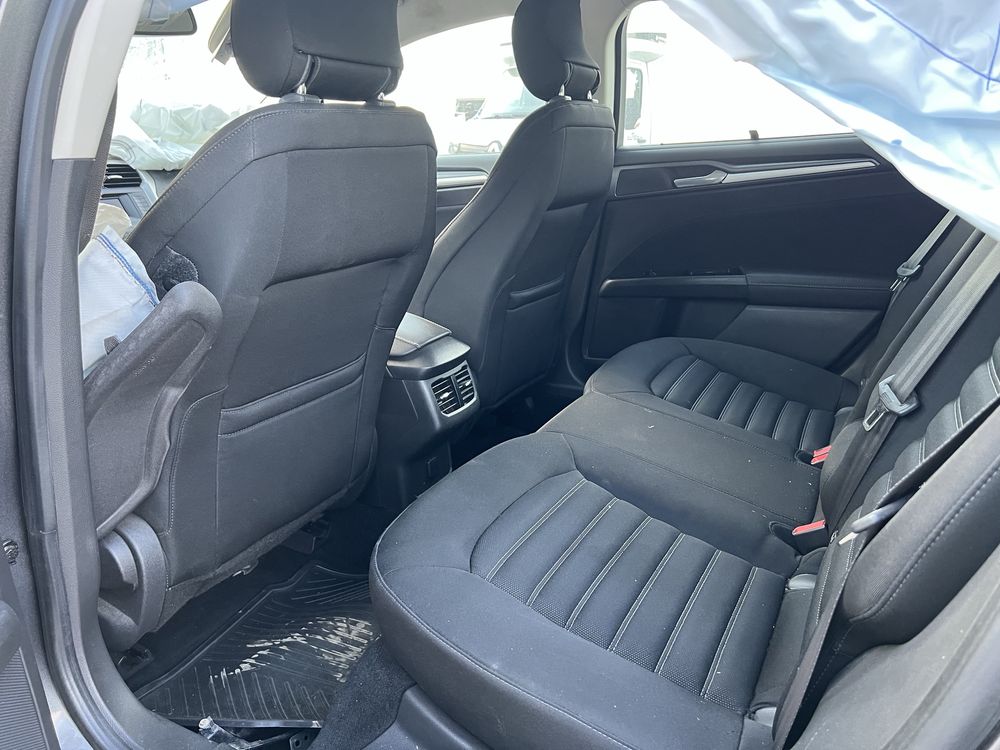 ford mondeo mk5  , benzynka , lekko uszkodzony , salon polska