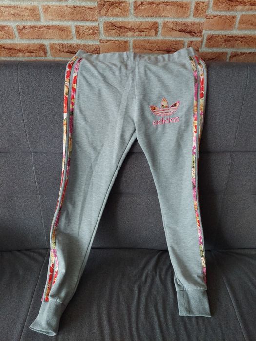 Spodnie dresowe damskie r.M