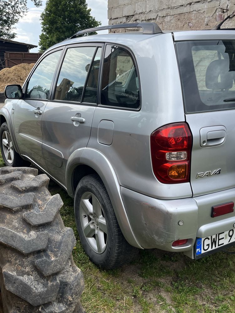 Samochod toyota Rav4