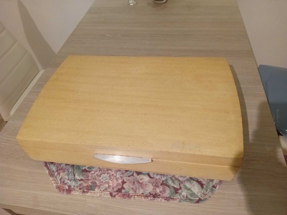 Sztućce Firmy 1847 Rogers Bros 77 sztuk