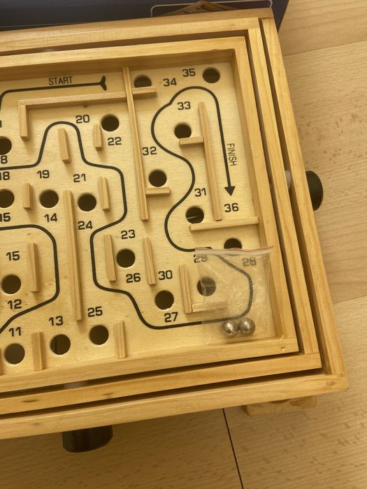 Jogo de labirinto para crianças - novo