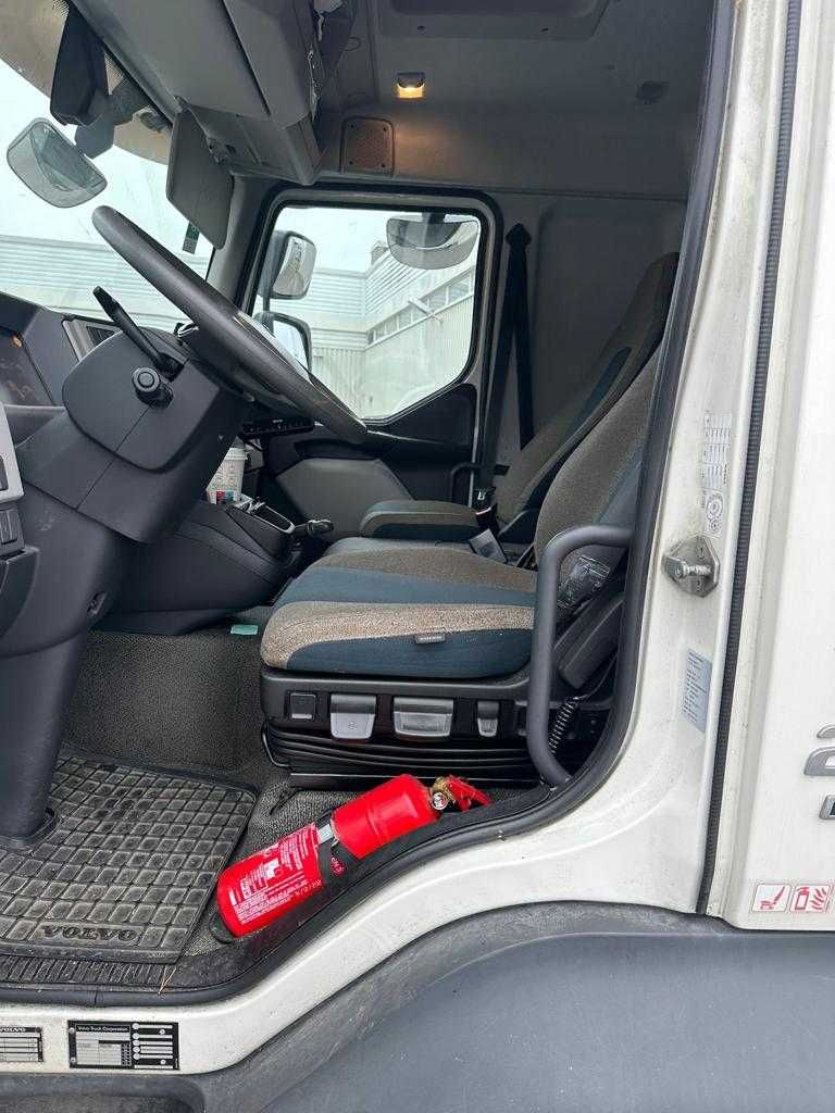 VOLVO FL210 .2017 .160 mil km Furgon Isotermico