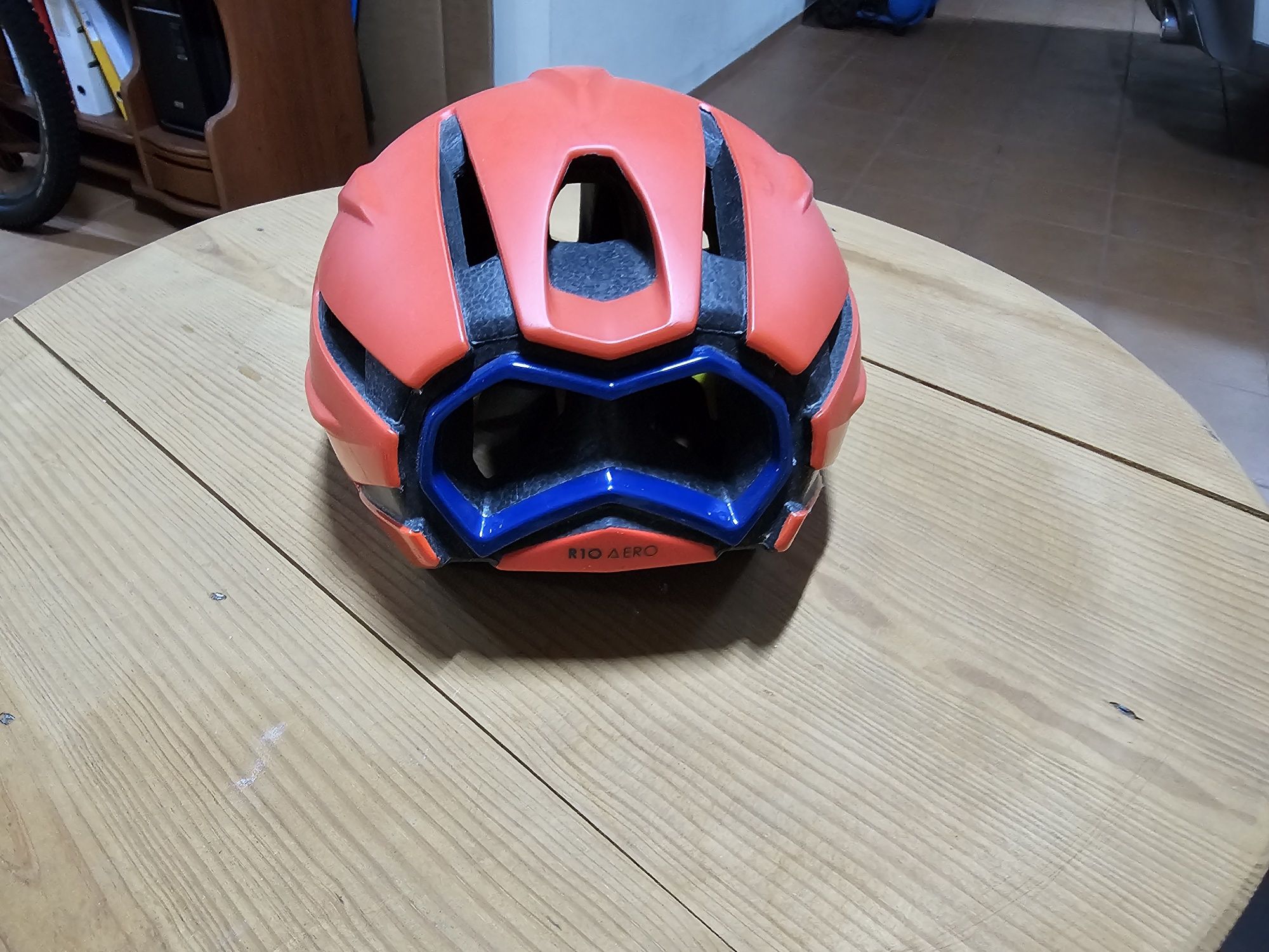 Capacete R10 aero