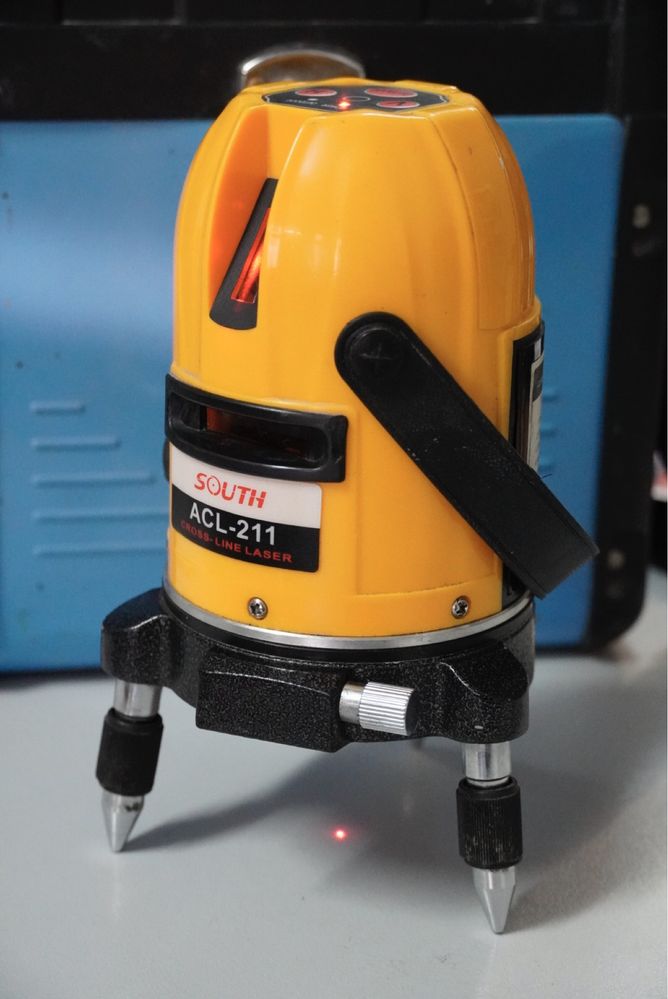 Laser liniowo-krzyżowy budowlany SOUTH ACL-211 poziomica niwelator