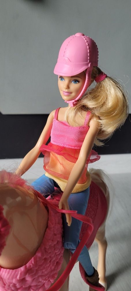 Zestaw tańczący koń z Barbie Mattel