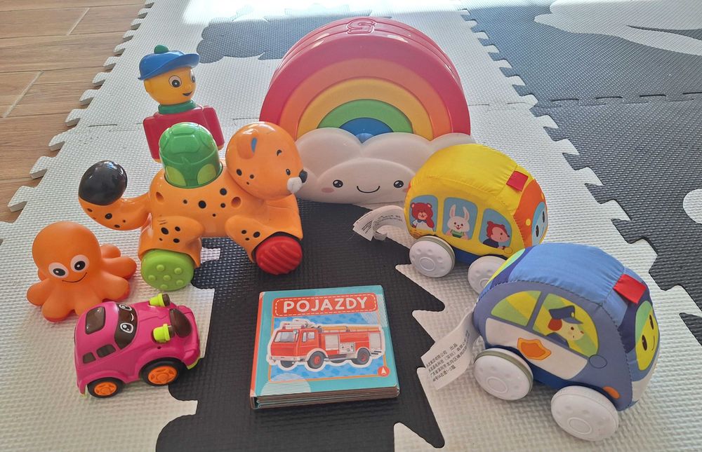 Zabawki dla malucha miękkie autka