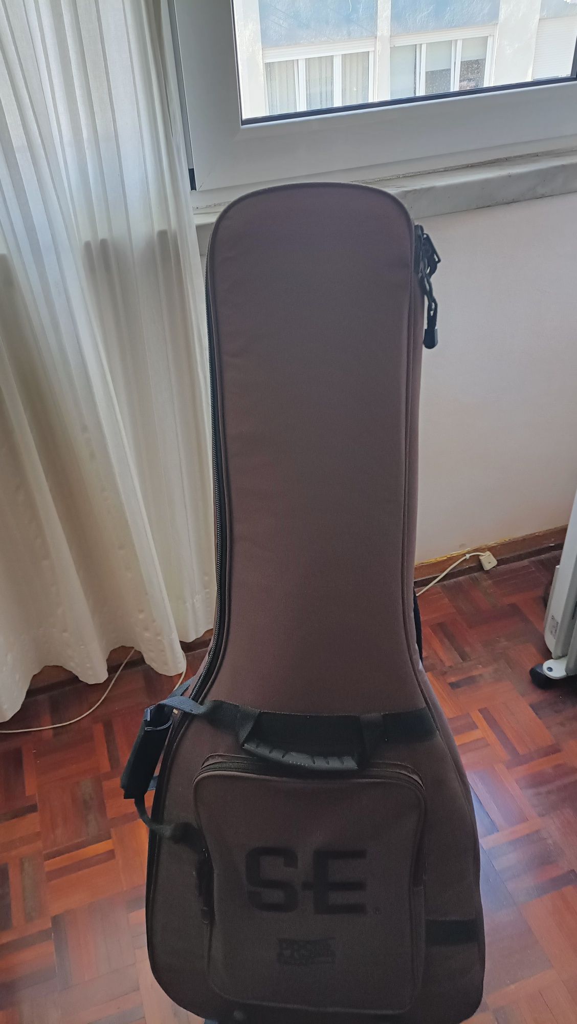 Guitarra PRS SE 245 Standard