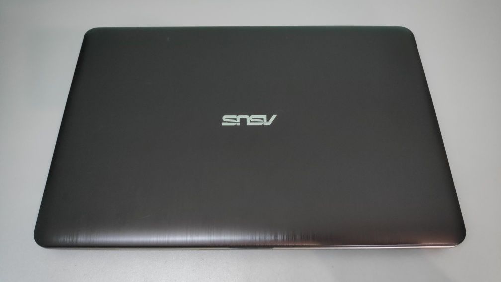 Продам ноутбук Asus R541S