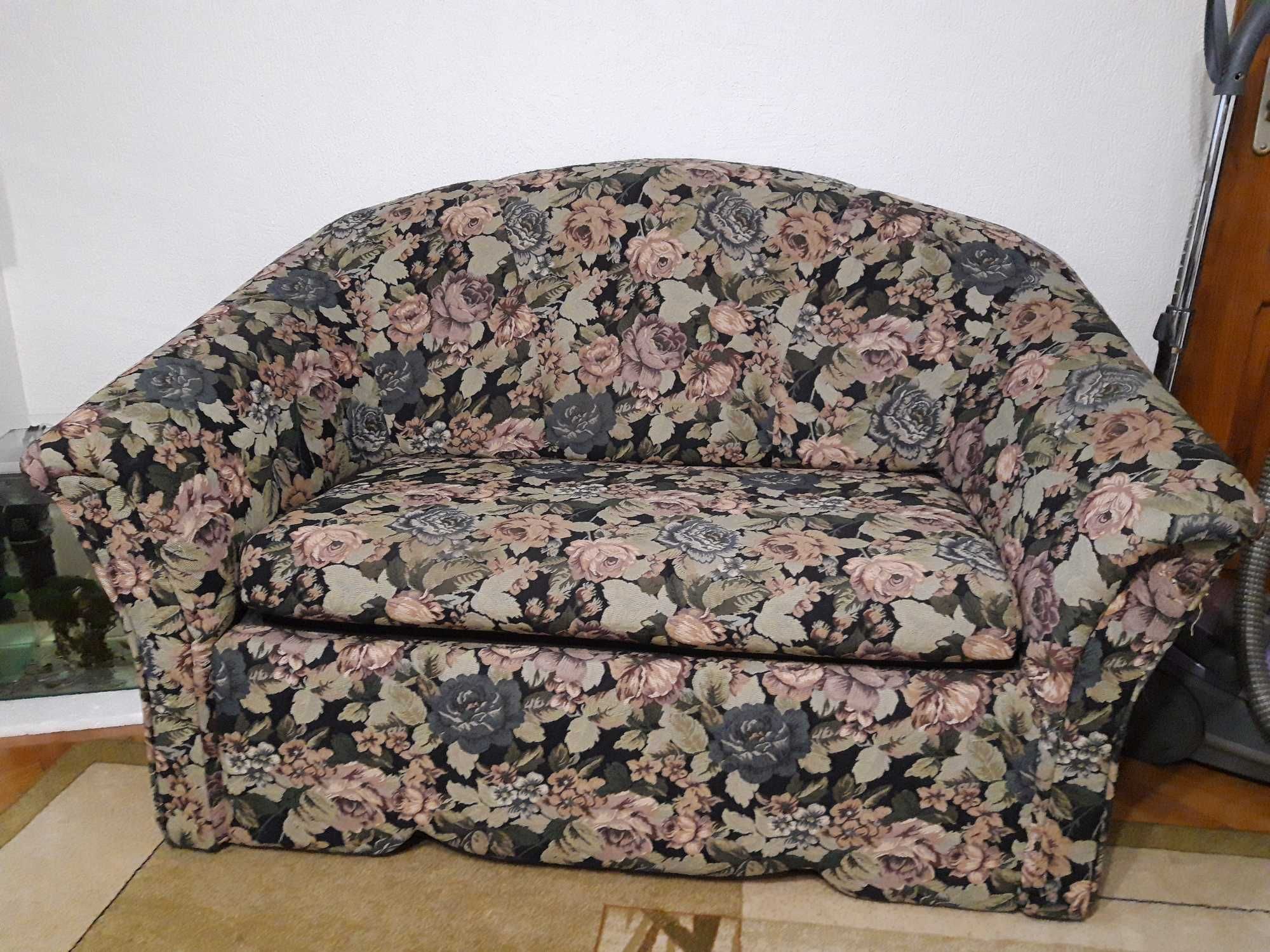 kanapa używana w kwiaty, nierozkładana