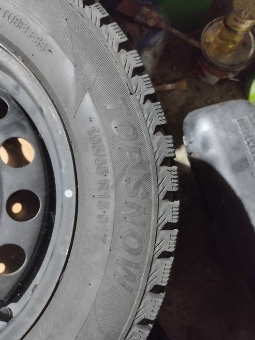 Felgi stalowe z oponami  Toyota Avensis .5x100