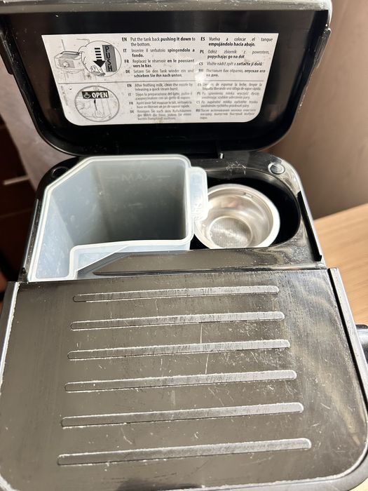 Ekspres kolbowy DeLonghi