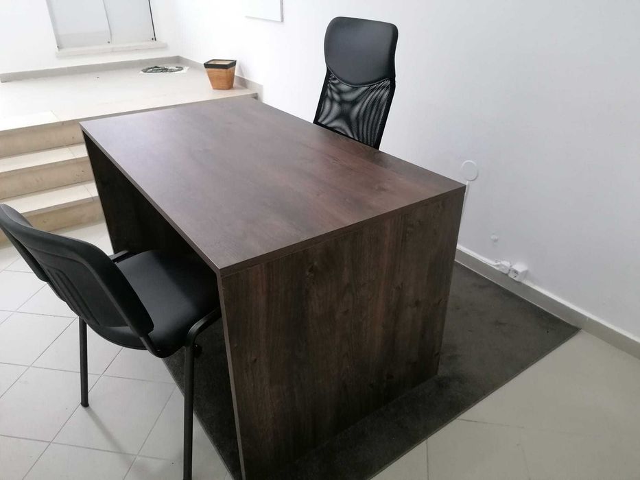 Secretaria em castanho escuro
