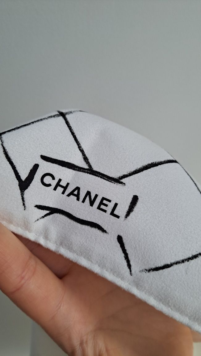 Chanel Karl Lagerfeld worek przeciwkurzowy kosmetyczka