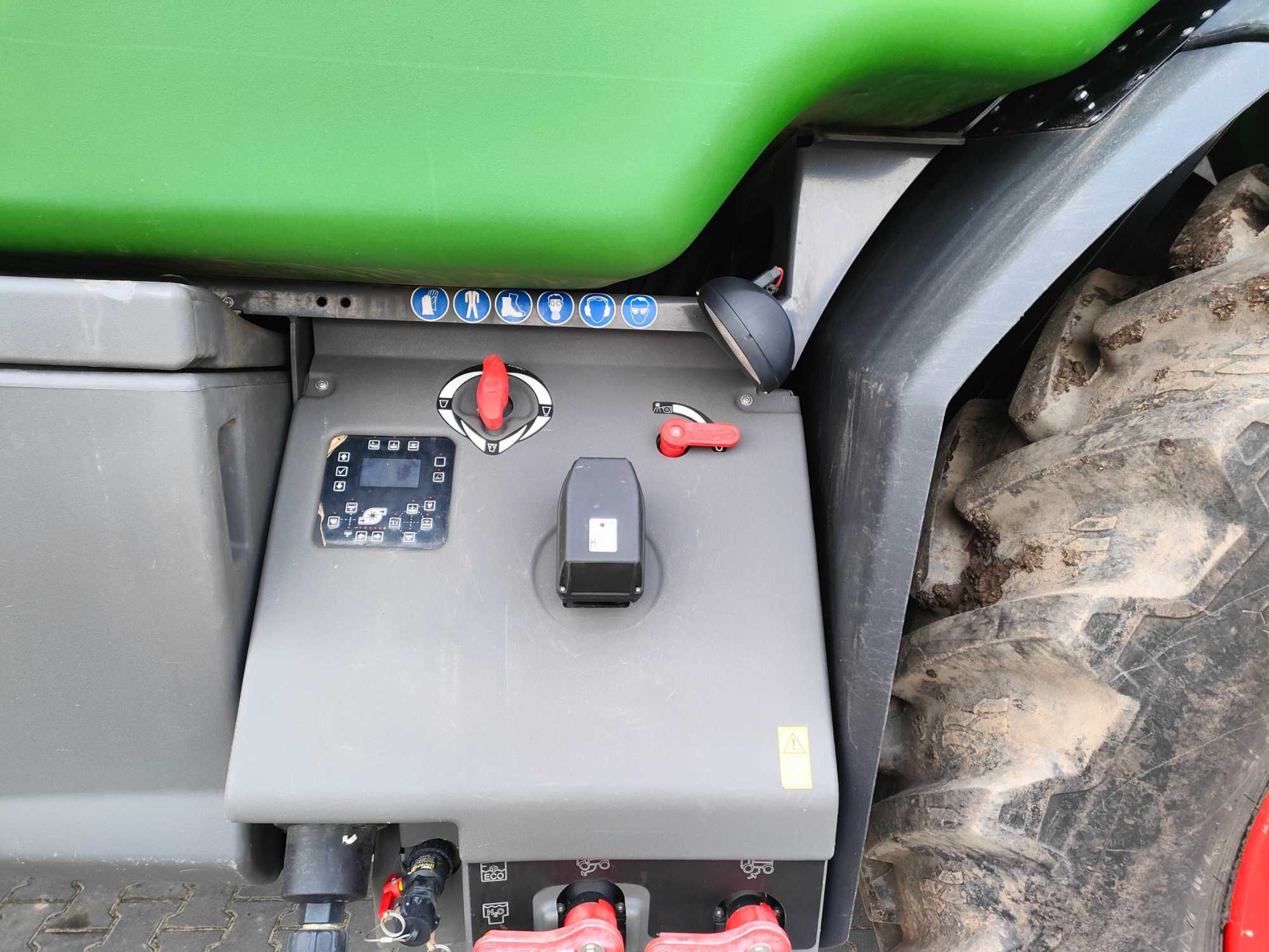 Opryskiwacz Fendt Rogator 355