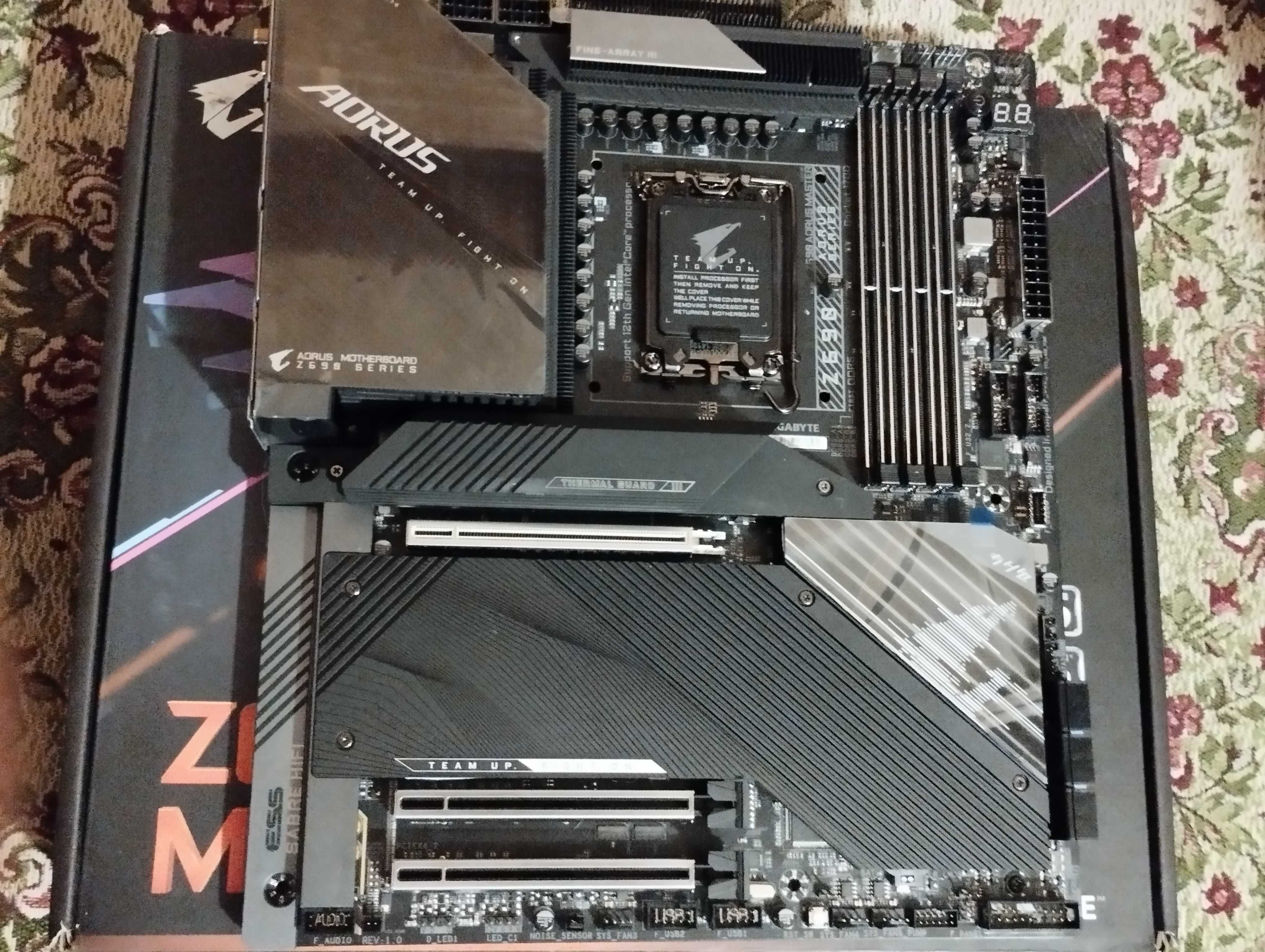 Продам Gigabyte Z690 Aorus Master s1700 DDR5