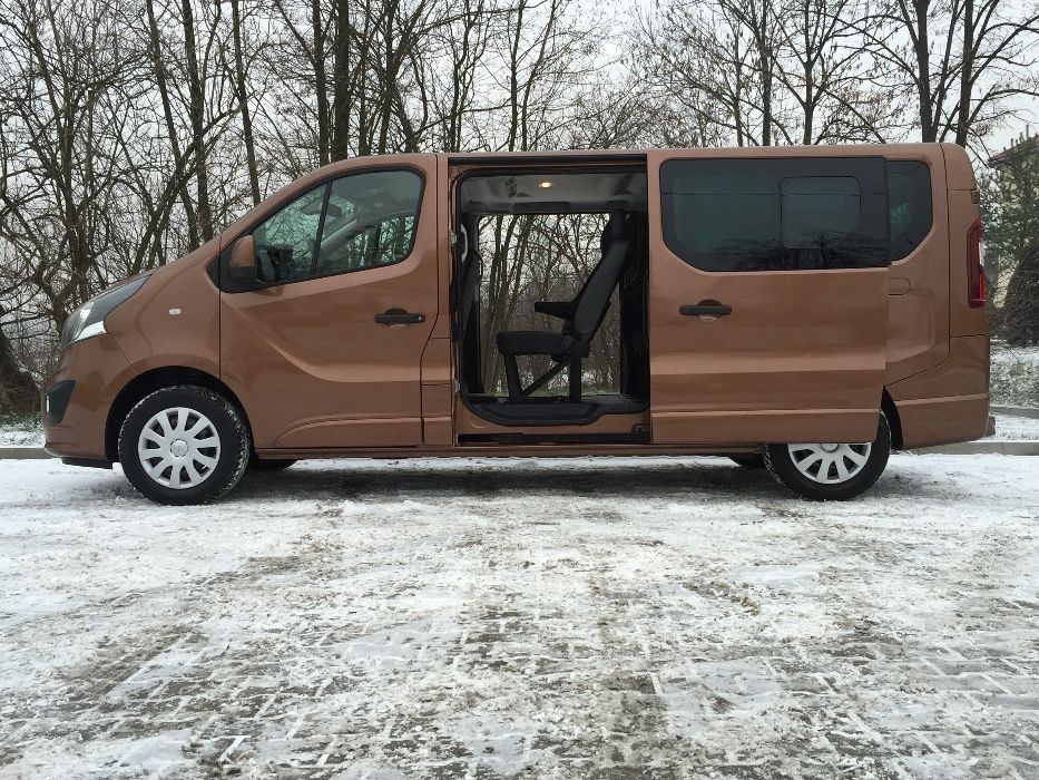 Wynajem - Wypożyczalnia busów 9-osobowych - automaty z 2025 roku