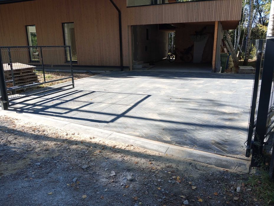 Układanie kostki brukowej,brukarstwo,minikoparka,roboty ziemne