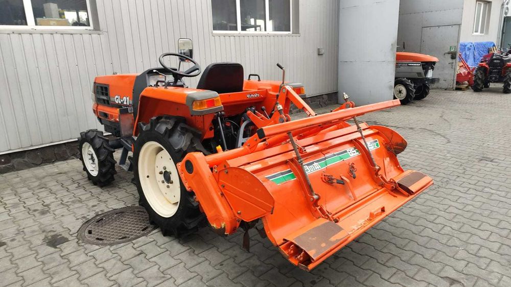 Japoński traktorek Kubota GL 21 z glebogryzarką 4x4 Rewers 21 km