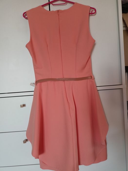 Sukienka z baskinką r. 38