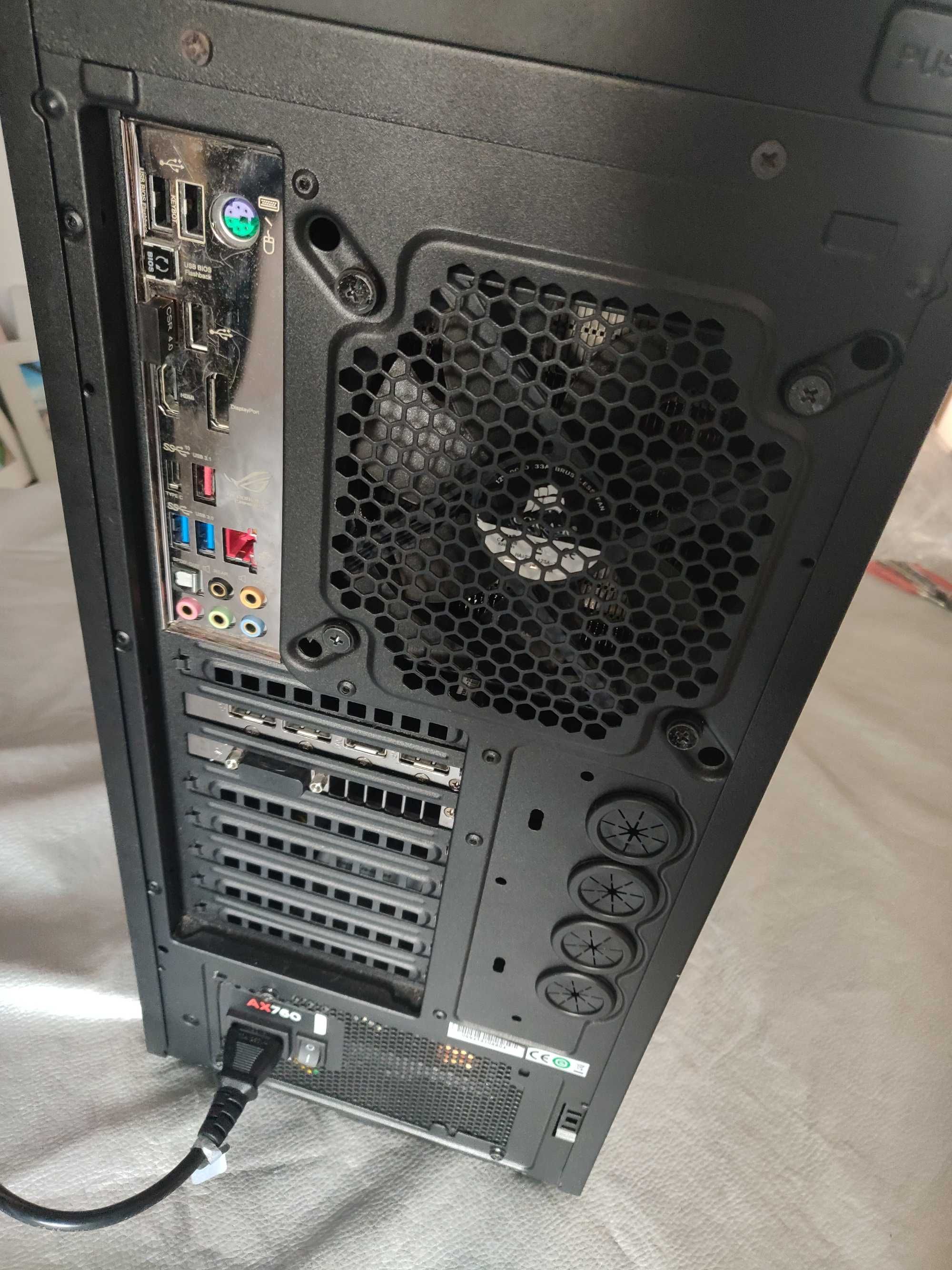 Computador com assessórios