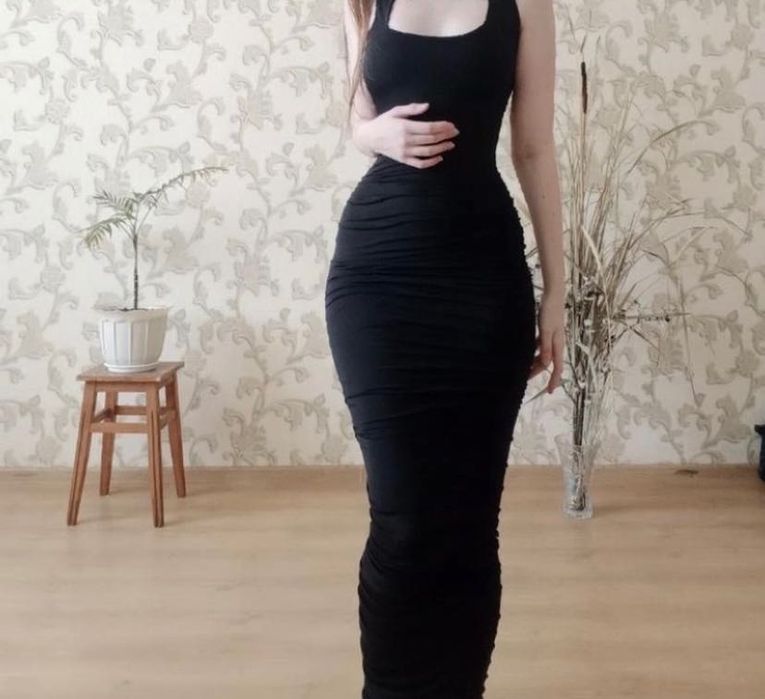 Сукня чорна довга