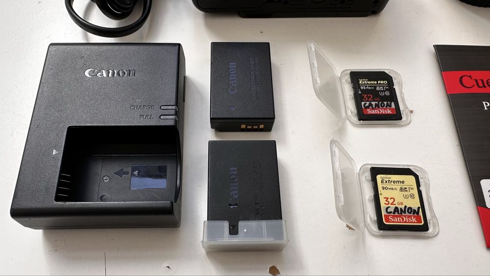 Canon 200D/SL2 + 18-55mm + 2 baterias + 2 Cartoes de memoria