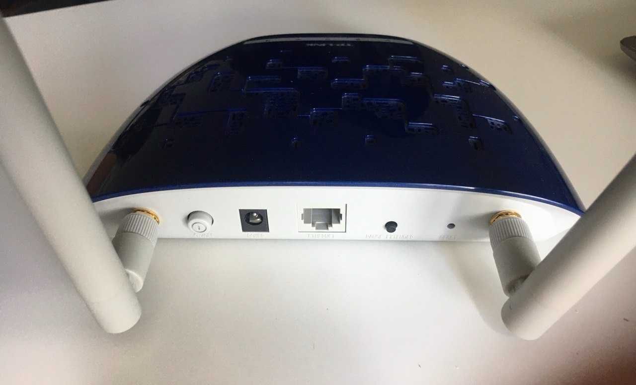 Ретранслятор для роутера (расширитель) Wi-Fi. TP-LINK TL-WA850RE