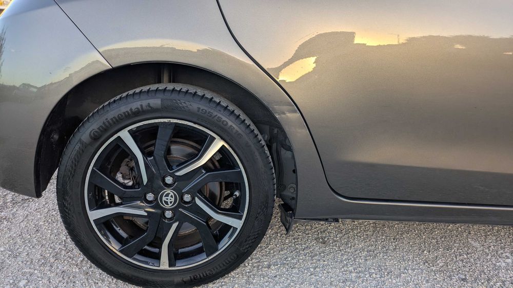 Toyota Yaris Hybrid HSD Square Collection - 2016