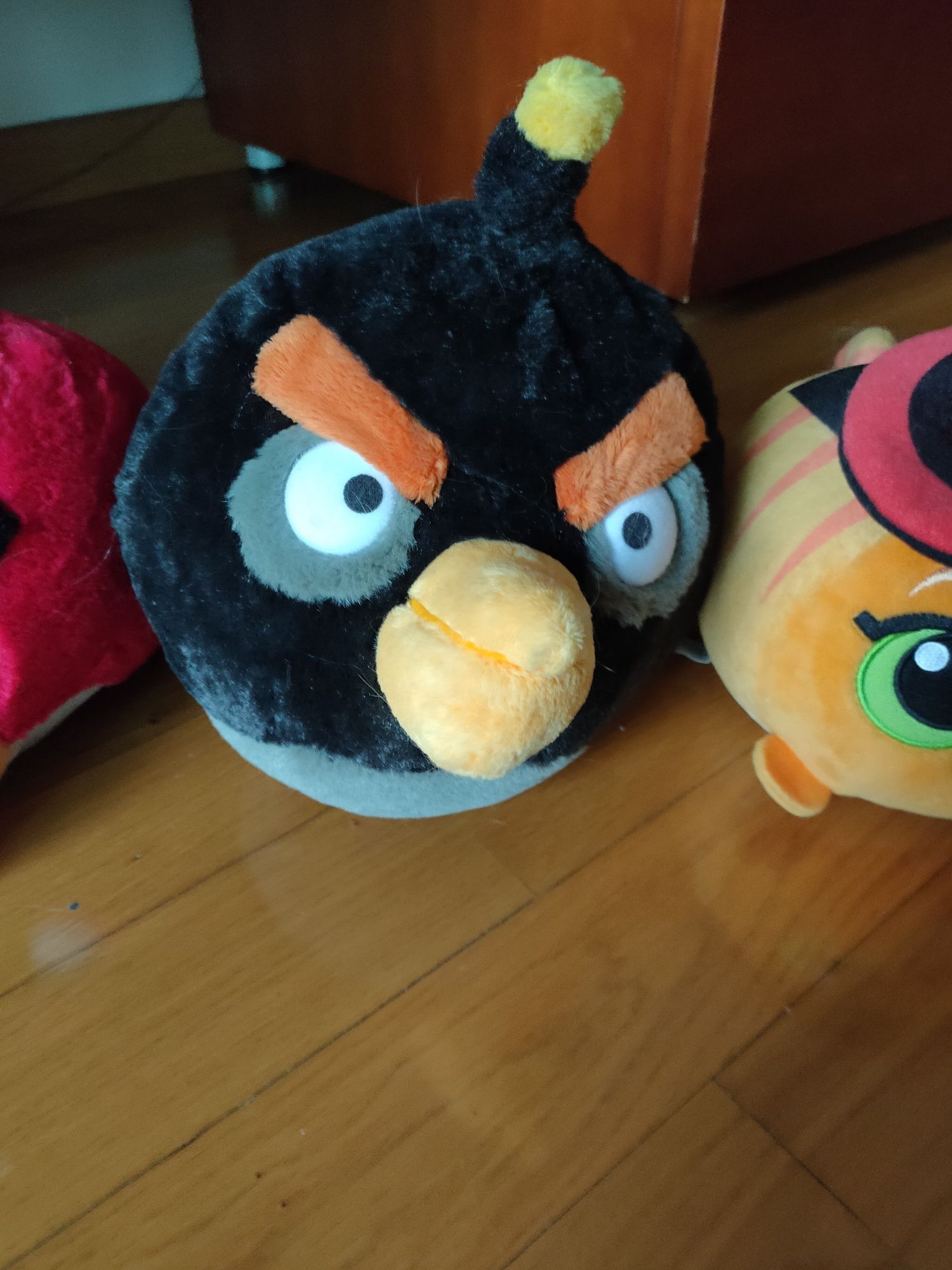 10 peluches Star Wars, Angry Birds, DreamWorks, Minions