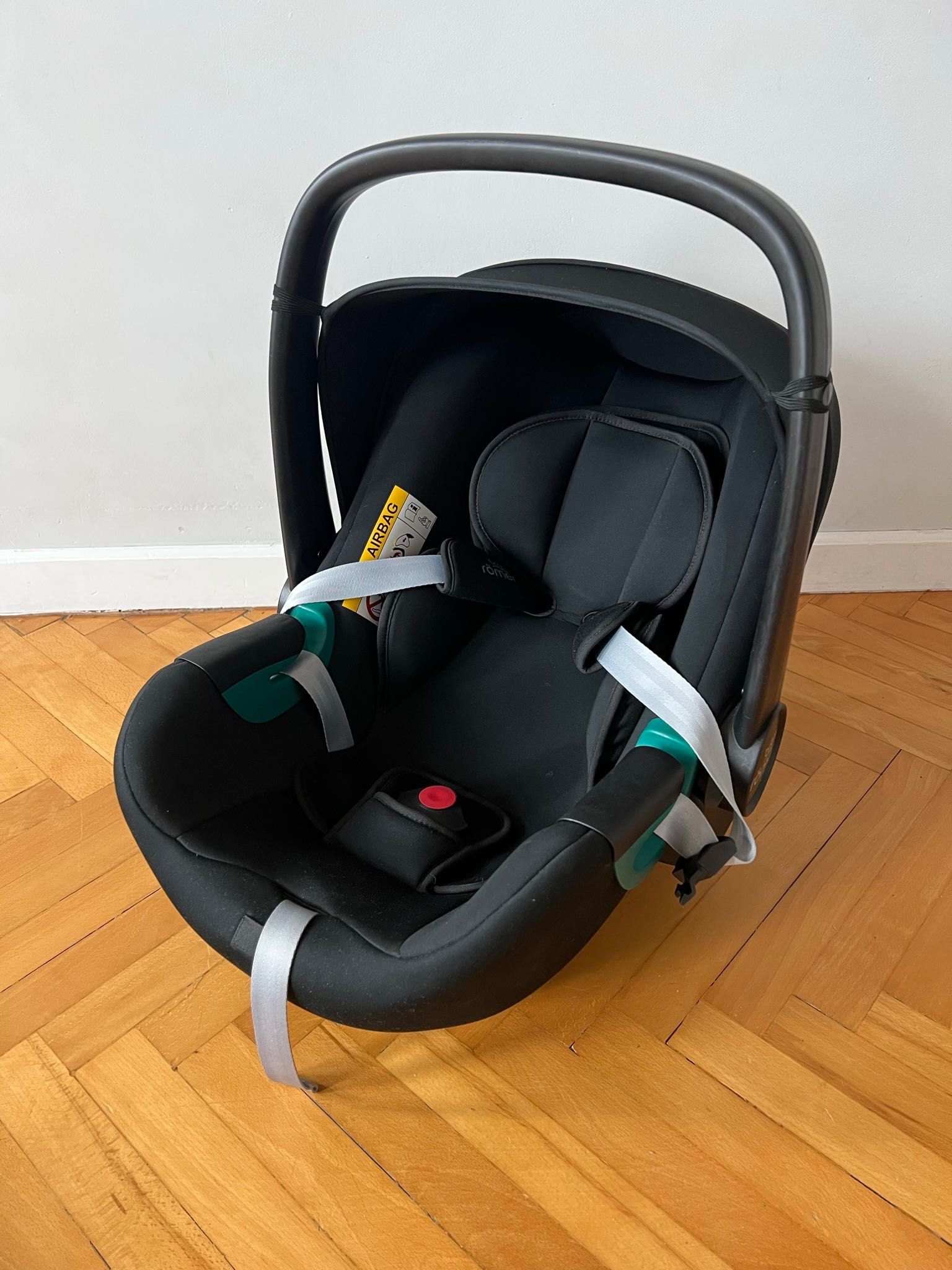 Fotelik samochodowy Britax BABYSAFE w kolorze czarnym