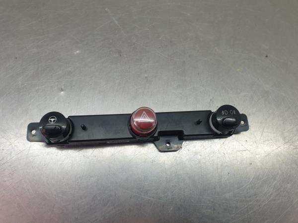 Botão / interruptor 4 piscas FIAT 500 (312_)