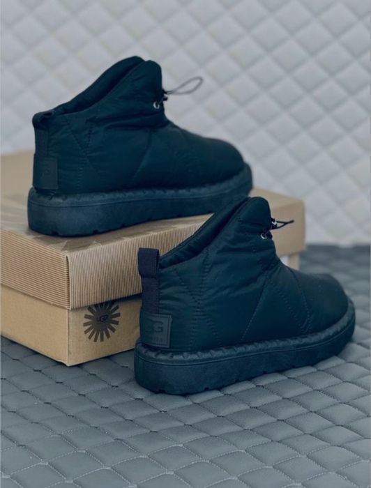 Женские зимние черные термо дутики Ugg