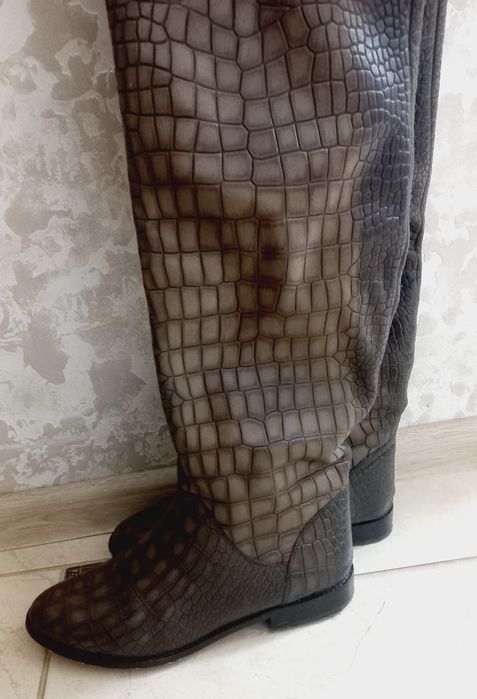 Осінньо-весняні чоботи ,шкіряні