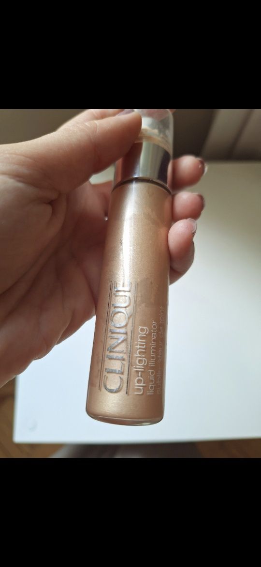 Iluminador clinique