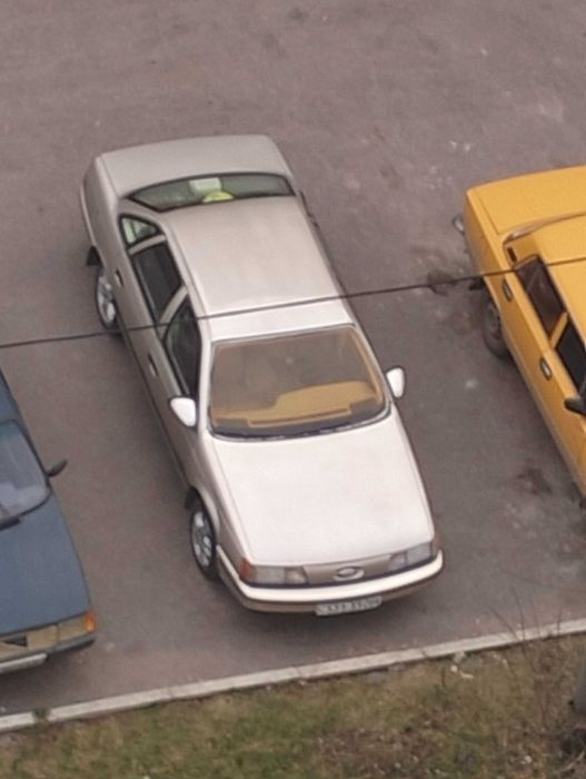 Продам  Ford Taurus . Терміново.