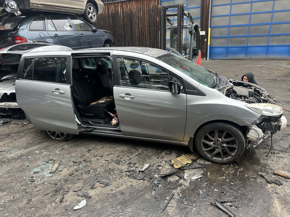 Розборка мазда 5 двери мотор mzr 2.0 disi капот кляпа бампер шрот