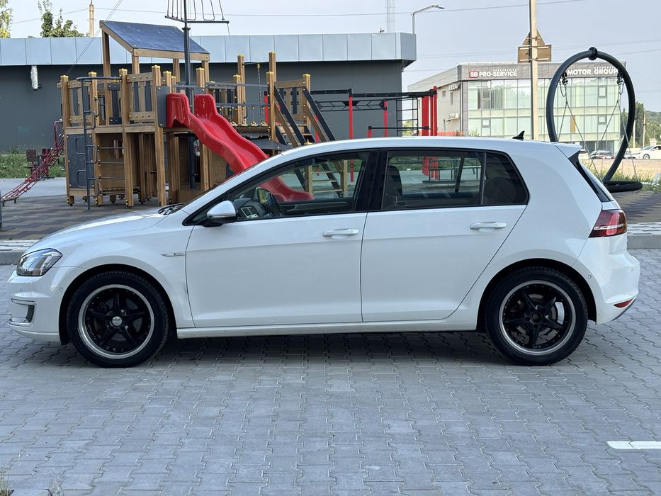 Продам Є Гольф не бит не крашегий