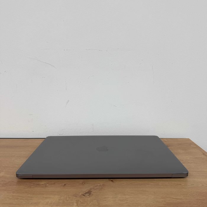 MacBook Pro 15 2018 { i7|16gb|256 SSD|AMD 555x-4gb }Гарантія