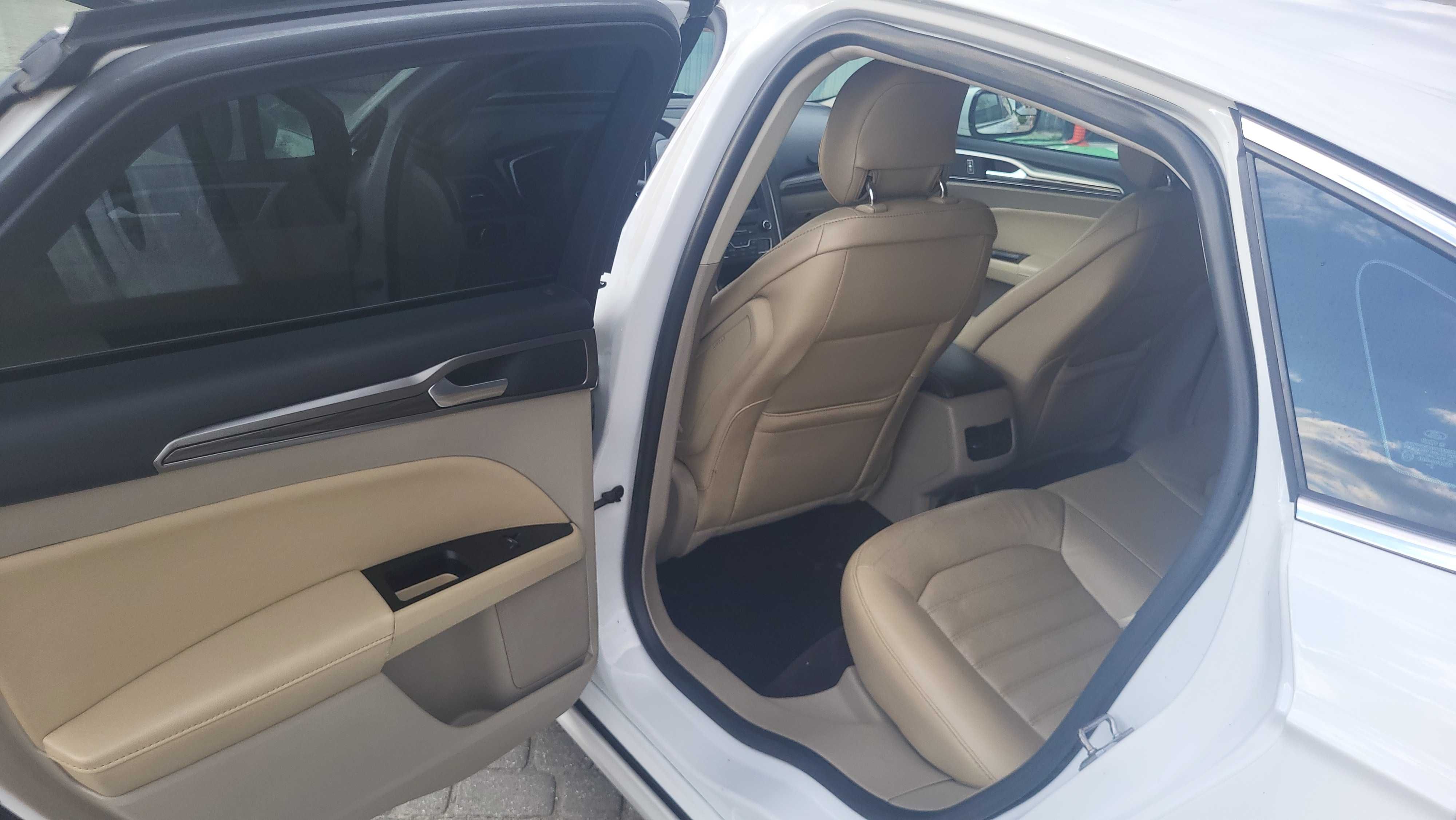 Ford Fusion 2017 Plug-In 35 км на електриці НЕ БИТИЙ  після вандалізму