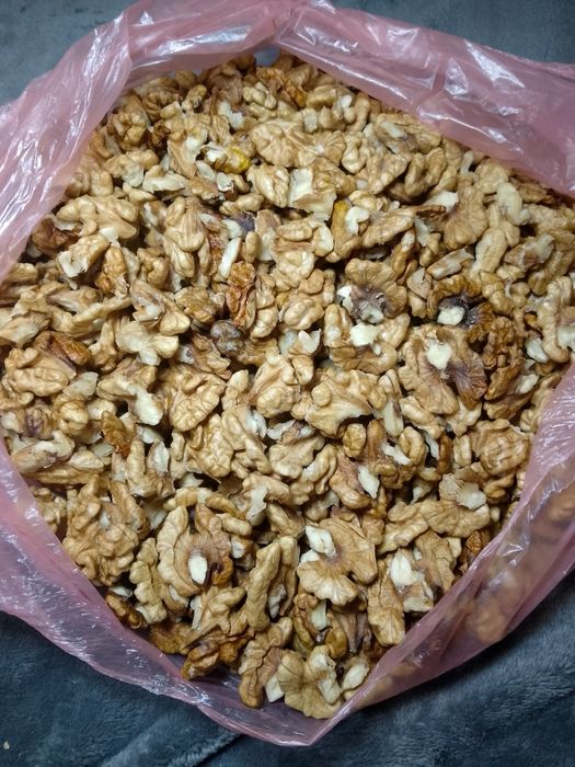 Продам грецький горіх четвертинки, бій